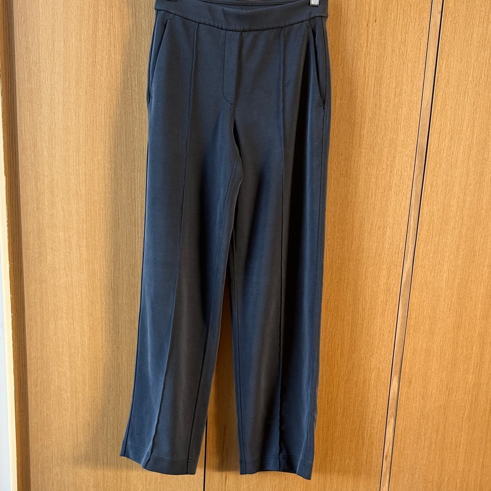 Lululemon SoftStream Women’s Wide Leg Pants Color charcoal Grey Size Small